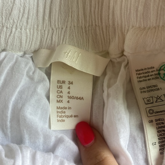 H&M white flowy mini skirt - Picture 3 of 3